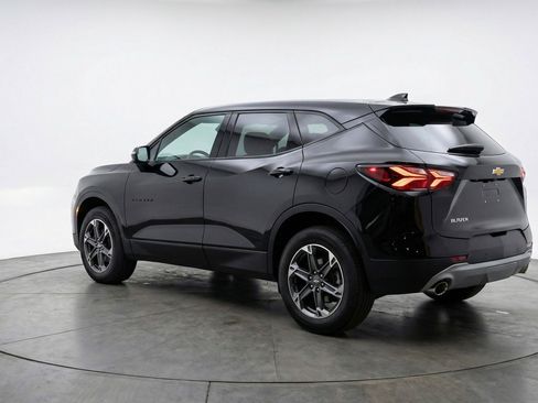 Used 2025 Chevrolet Blazer LT image 6