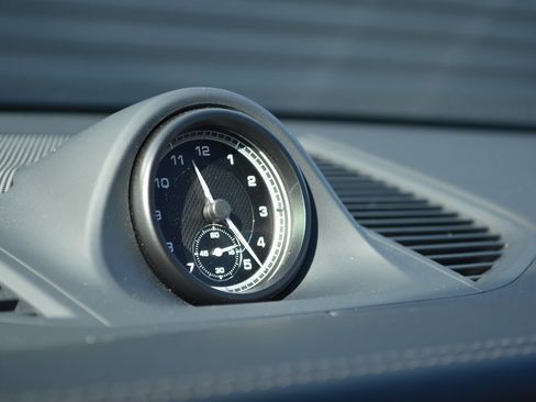 Used 2025 Porsche Macan image 31