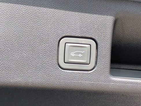Used 2025 Chevrolet Equinox EV LT w/ Convenience Package FWD image 15