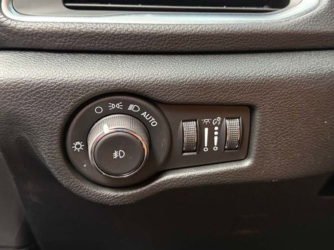 New 2026 Chrysler Pacifica Pinnacle image 29