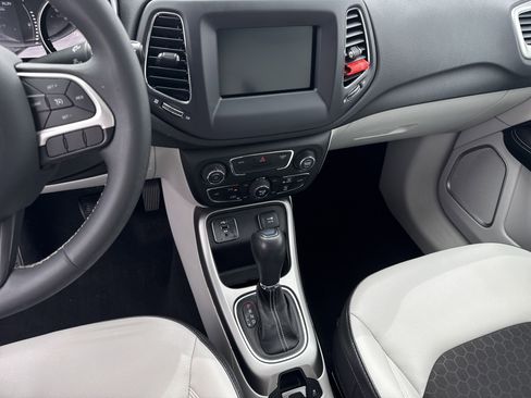 Used 2021 Jeep Compass Latitude FWD image 32