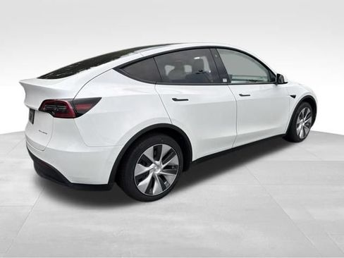 Used 2021 Tesla Model Y Long Range AWD/4WD image 12