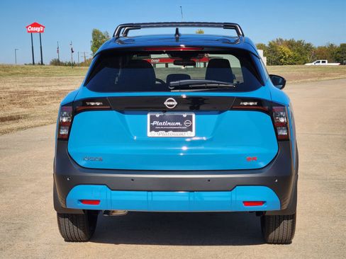 New 2026 Nissan Kicks SR image 7