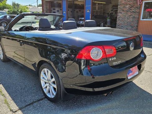 Used 2011 Volkswagen Eos Komfort FWD image 12
