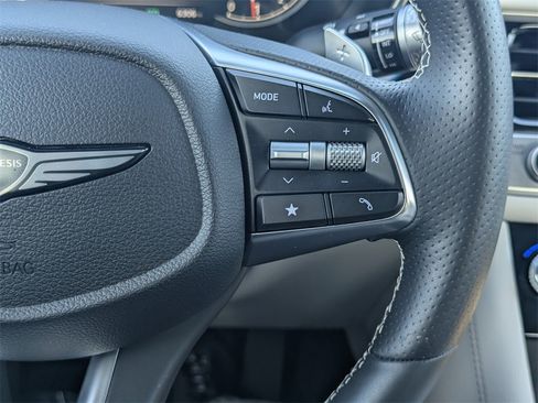 Used 2025 Genesis G70 2.5T image 22