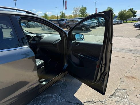 Used 2019 Ford Escape SEL AWD/4WD image 25
