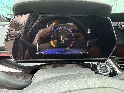 Used 2025 Chevrolet Trax RS w/ Driver Confidence Package FWD image 93