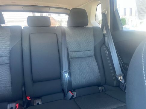 Used 2025 Nissan Rogue SV image 39