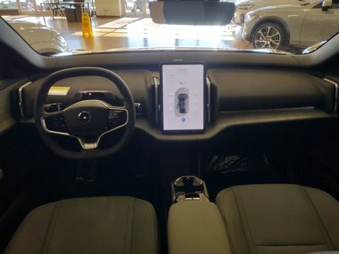 New 2025 Volvo EX30 Plus w/ Protection Package Premier image 14