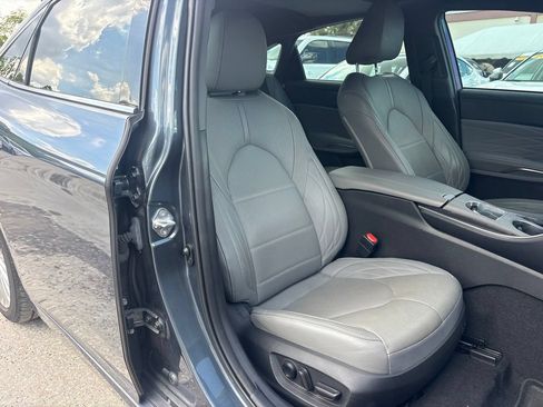 Used 2021 Toyota Avalon Limited FWD image 18