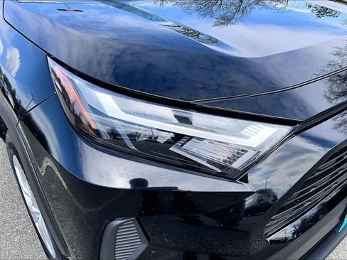 Used 2025 Toyota RAV4 LE AWD/4WD image 33