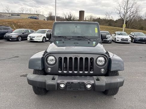 Used 2017 Jeep Wrangler Unlimited Freedom Edition image 3