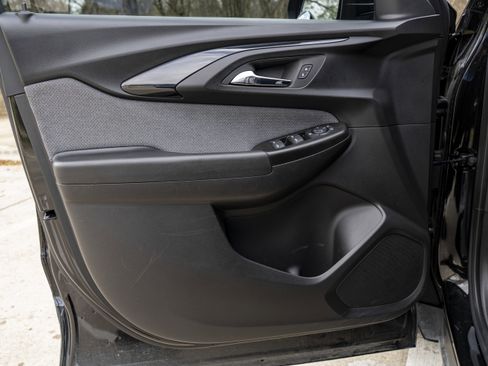 Used 2023 Chevrolet TrailBlazer LT w/ Convenience Package image 36