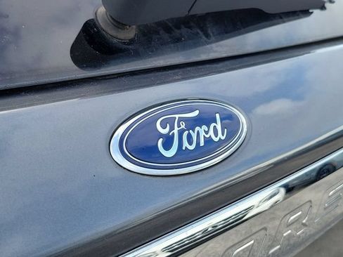 Used 2023 Ford Explorer XLT w/ Equipment Group 202A RWD image 5