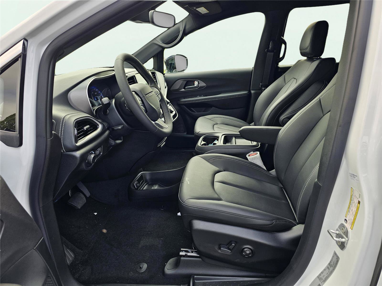 New 2027 Chrysler Pacifica Select FWD image 16