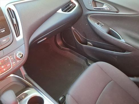 Used 2024 Chevrolet Malibu LT image 35