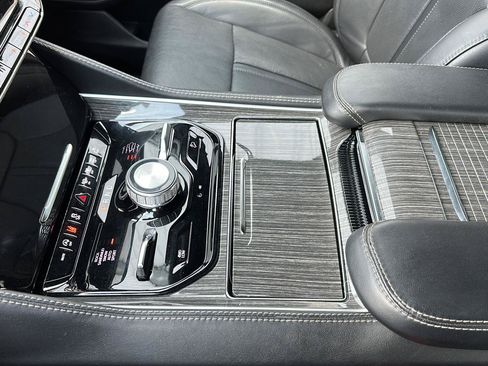 Used 2022 Jeep Wagoneer Series III w/ Convenience Group I AWD/4WD image 14