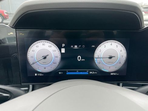 Used 2025 Hyundai Elantra SEL image 9