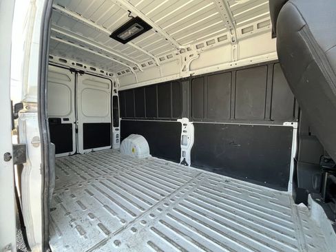 Used 2025 RAM ProMaster 2500 w/ Convenience Group FWD image 5