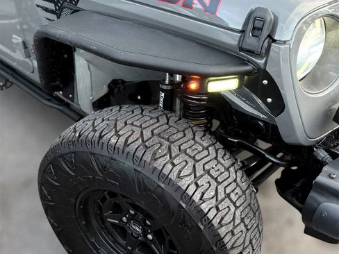 Used 2020 Jeep Wrangler Unlimited Rubicon w/ Steel Bumper Group AWD/4WD image 12