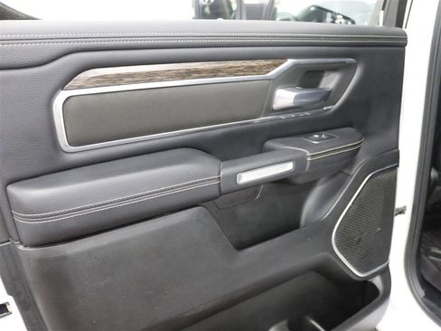 Used 2019 RAM 1500 Laramie AWD/4WD image 21