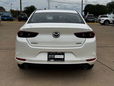 Used 2024 MAZDA MAZDA3 s FWD image 5