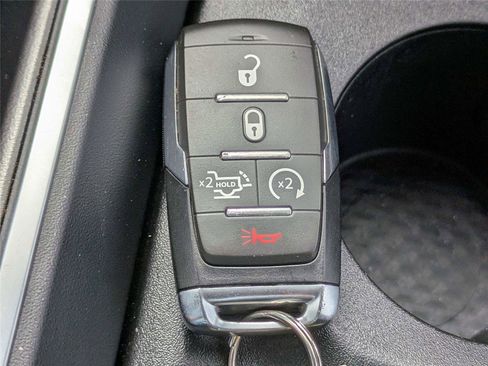 Used 2025 RAM 1500 Big Horn AWD/4WD image 32