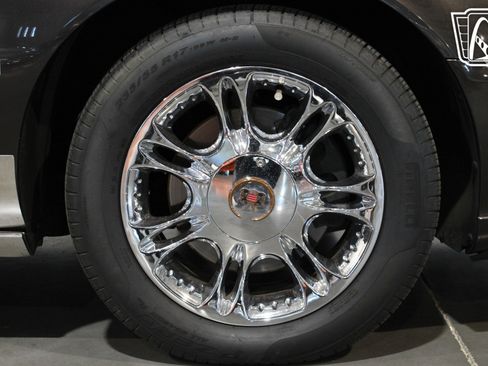 Used 2008 Cadillac DTS Performance w/ Platinum Edition image 23