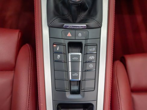 Used 2021 Porsche 718 Boxster RWD image 39