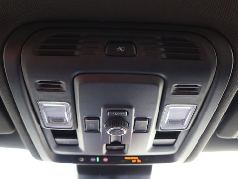 Used 2025 Chevrolet Suburban High Country AWD/4WD image 33