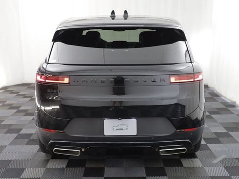Used 2025 Land Rover Range Rover Sport SE AWD/4WD image 16