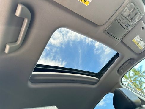 Used 2017 Honda CR-V Touring image 18