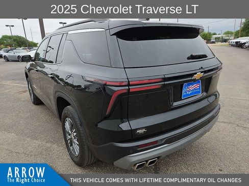 Used 2025 Chevrolet Traverse LT AWD/4WD image 9
