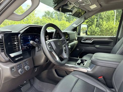 Used 2024 Chevrolet Silverado 2500 LTZ w/ LTZ Plus Package AWD/4WD image 21