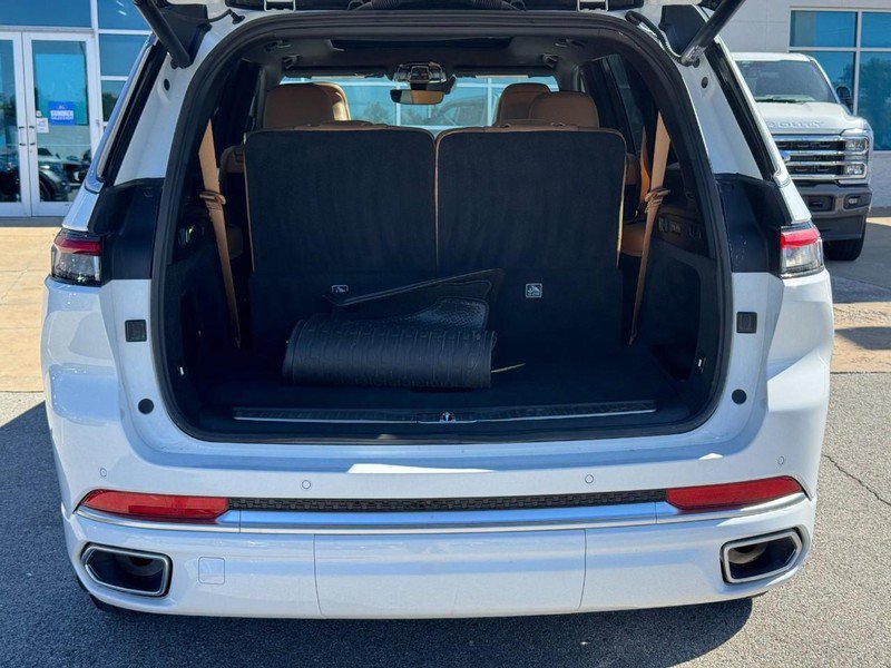 Used 2025 Jeep Grand Cherokee L Summit w/ MOPAR Finishing Package AWD/4WD image 5