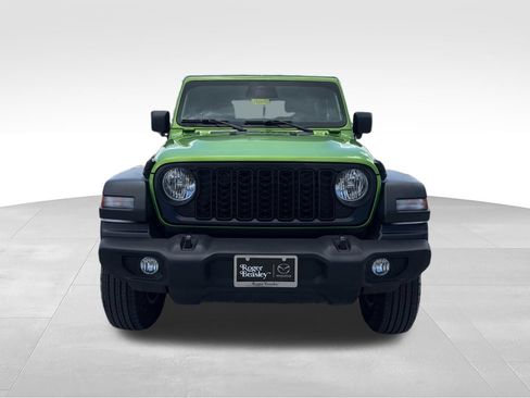 Used 2025 Jeep Wrangler Sport AWD/4WD image 2