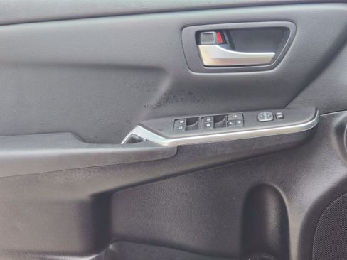 Used 2015 Toyota Camry SE FWD image 20