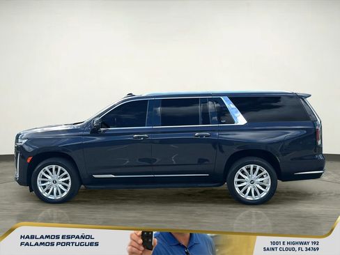 Used 2024 Cadillac Escalade ESV Premium Luxury AWD/4WD image 3