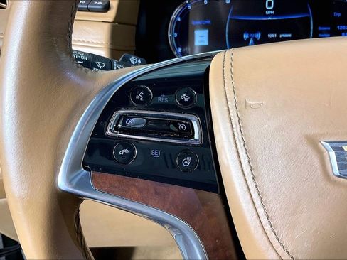 Used 2017 Cadillac Escalade Platinum image 27