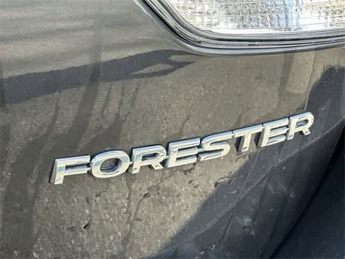 Used 2019 Subaru Forester Premium image 19