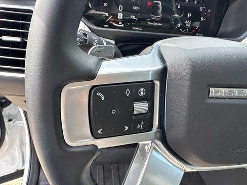 Used 2025 Land Rover Discovery S AWD/4WD image 23