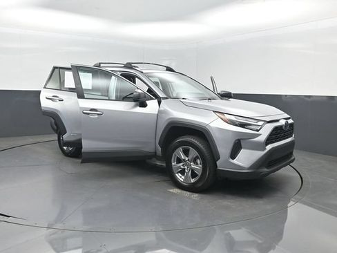 Used 2023 Toyota RAV4 LE AWD/4WD image 38