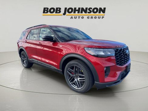 New 2026 Ford Explorer ST-Line w/ ST-Line Street Pack AWD/4WD image 2