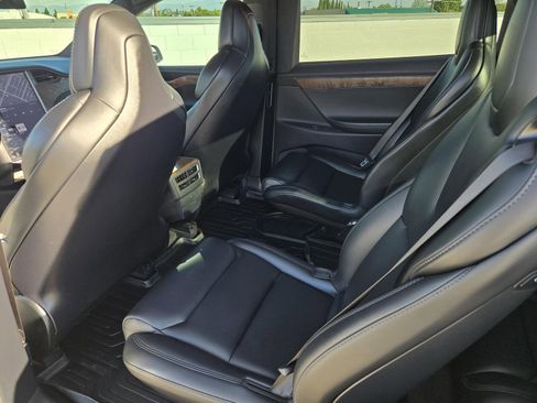 Used 2019 Tesla Model X Long Range image 21