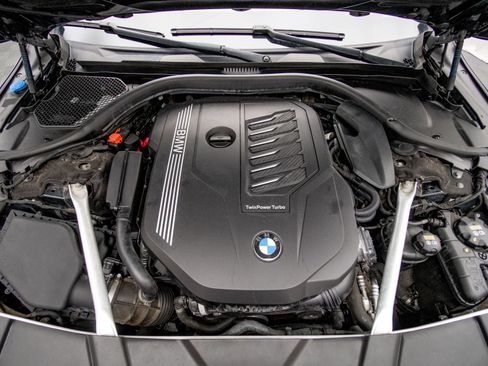 Used 2020 BMW 740i xDrive AWD/4WD image 34