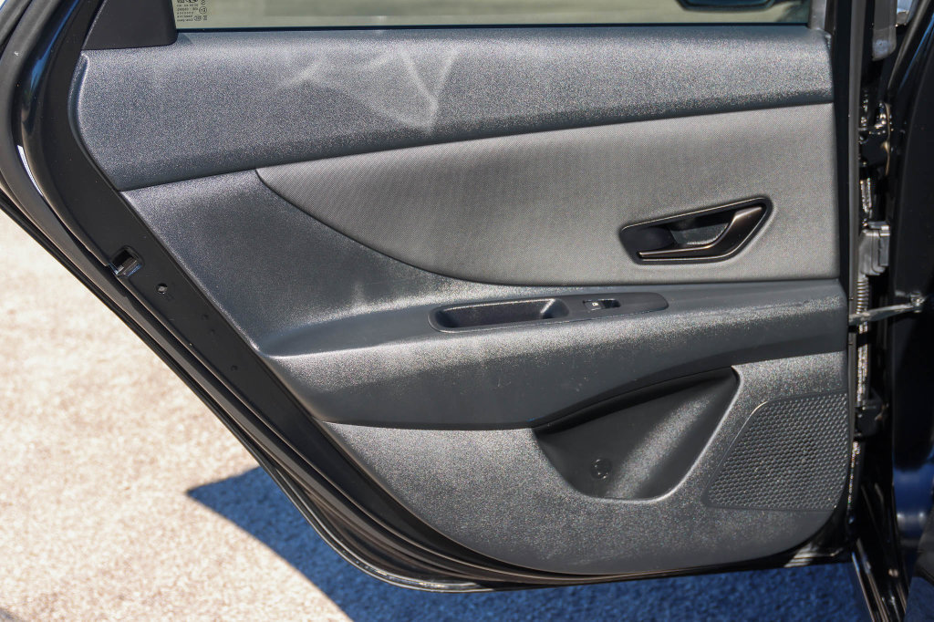 Used 2026 Hyundai Elantra Sport FWD image 11