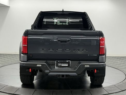 Used 2025 Toyota Tacoma Trailhunter image 8