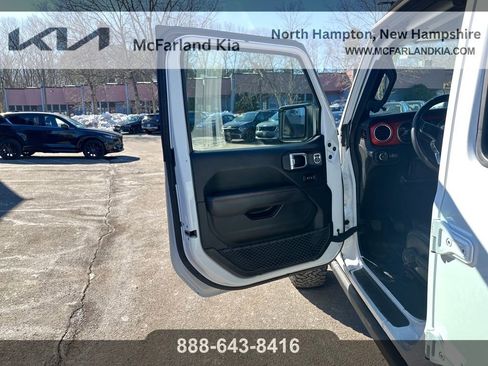 Used 2018 Jeep Wrangler Unlimited Rubicon image 12