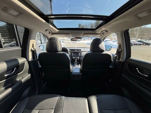 Used 2020 Nissan Rogue SL w/ Premium Package image 59