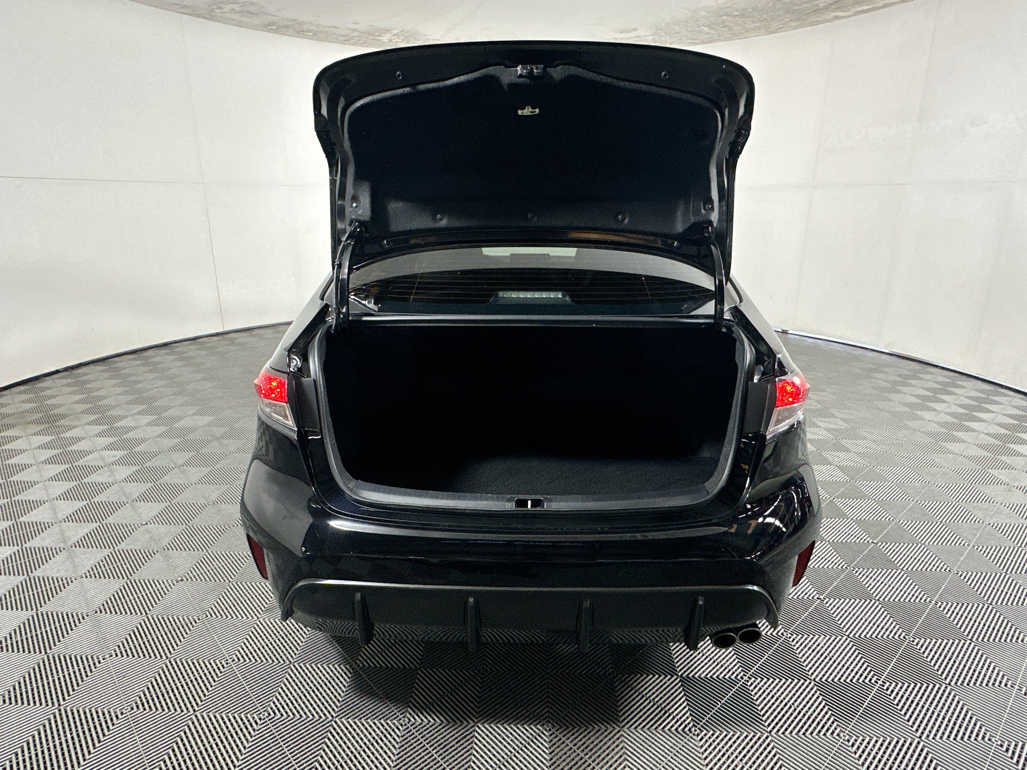Used 2025 Toyota Corolla SE FWD image 31